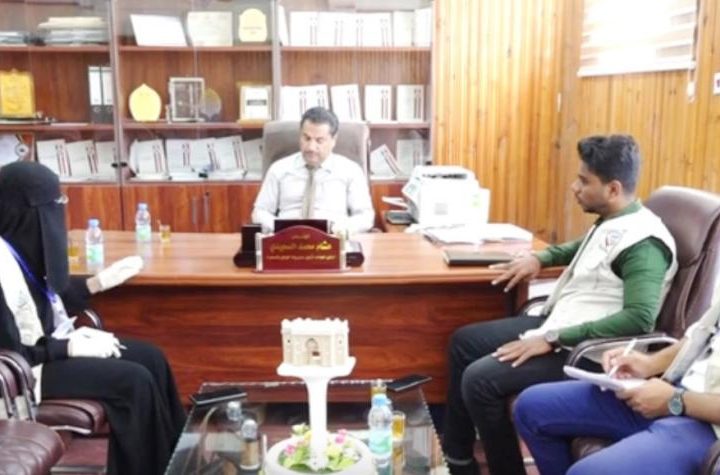 مناقشة سبل زيادة الدعم الإغاثي للنازحين والمجتمع المضيف بمديريات وادي حضرموت