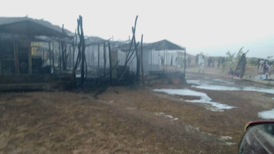 الوحدة التنفيذية: 11 وفاة حصيلة الحرائق بمخيمات النازحين مأرب