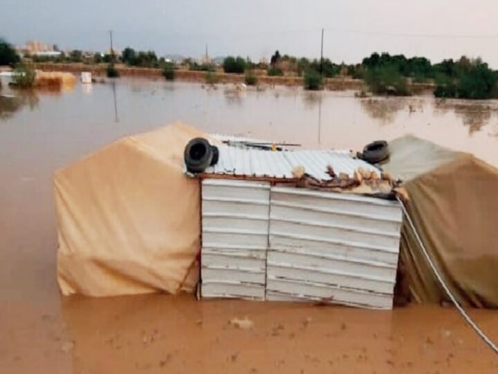 Wind and rain damage report In displacement camps Marib