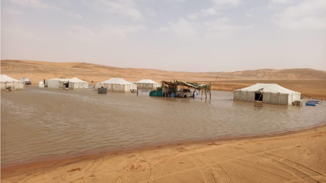 تقرير حول أضرار الأمطار في مخيم الحرج للنازحين في الجوف