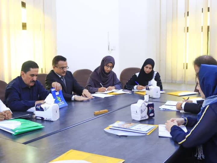 رئيس الوحدة التنفيذية يبحث مع السفير السويسري لدى اليمن أوضاع واحتياجات النازحين