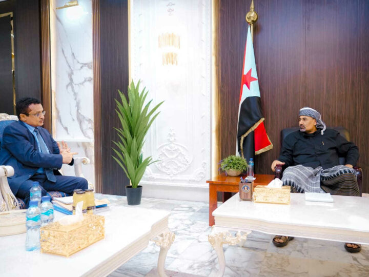 الزُبيدي يؤكد دعمه للجهود الهادفة لإيجاد حل دائم لمشكلة النزوح