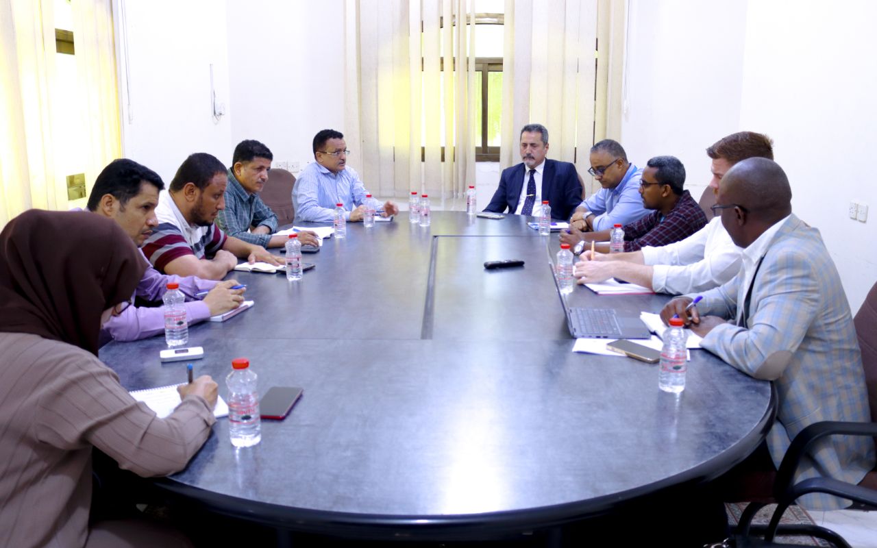 رئيس الوحدة التنفيذية يناقش مع فريق منظمات الأمم المتحدة التحول لمشاريع الحلول الدائمة