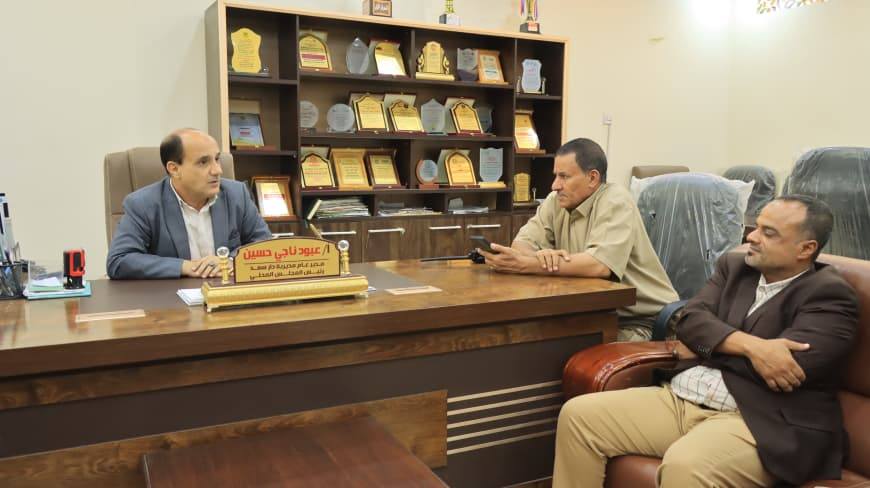 عدن: مدير الوحدة التنفيذية يناقش مع مدير دار سعد تنظيم عملية النزوح